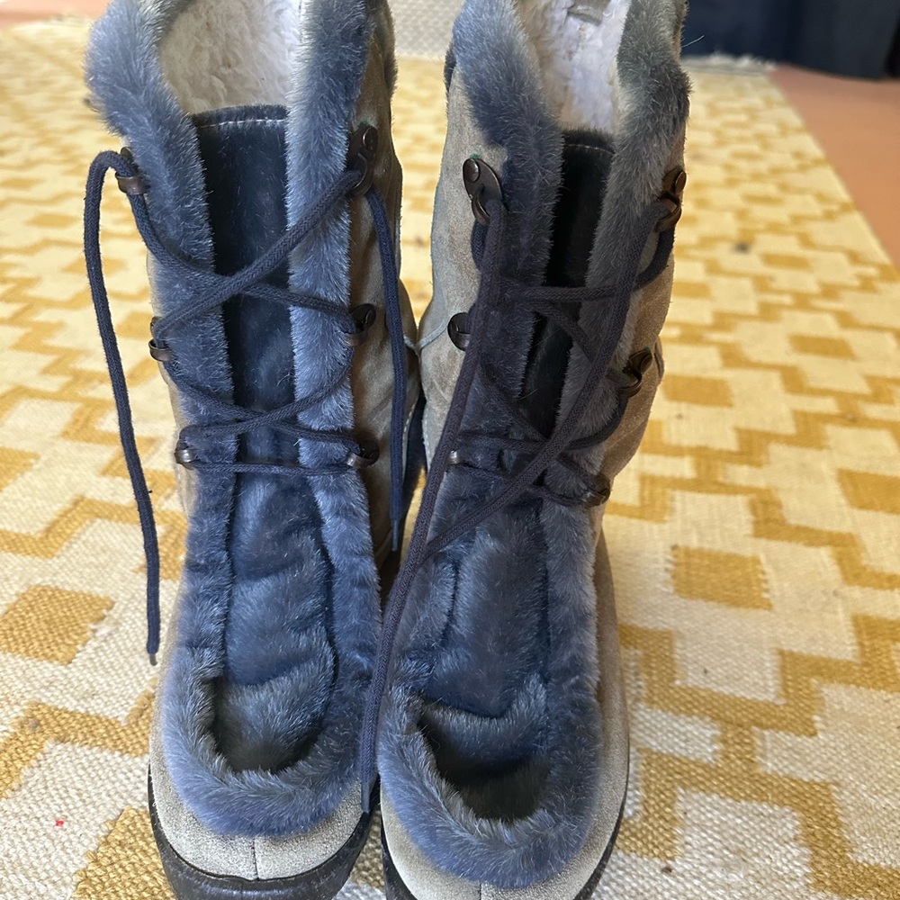Italian Vintage 70s Cozy Gray Fur-Lined Women's Winter Boots